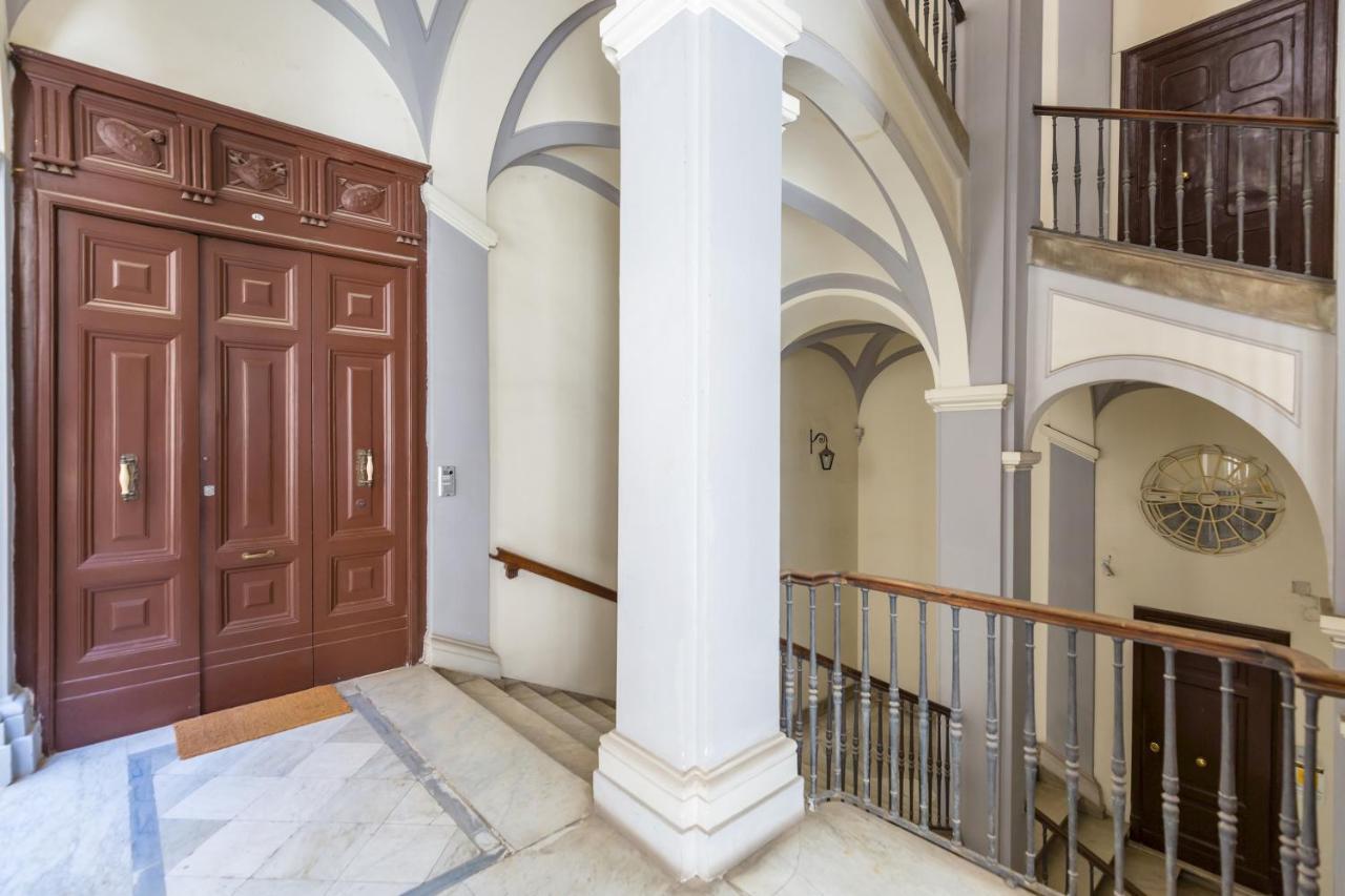 נאפולי Design & Studio Duplex At National Museum מראה חיצוני תמונה