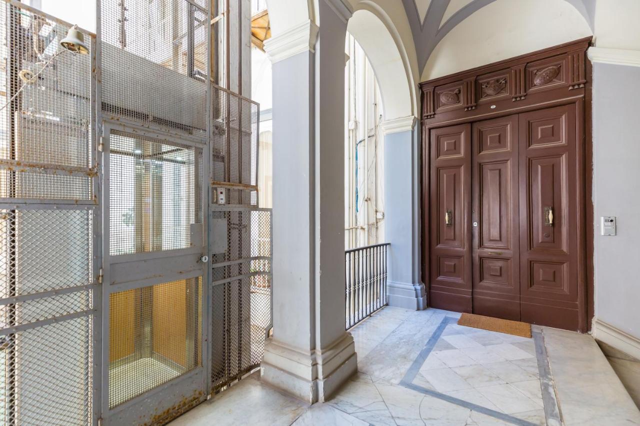 נאפולי Design & Studio Duplex At National Museum מראה חיצוני תמונה